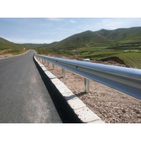 迪庆藏族自治州公路波形护栏工程